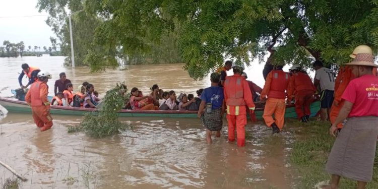 ရေဘေးသင့်ပြည်သူများကို ငွေနှင့်ပစ္စည်းများ လှူဒါန်းနိုင်