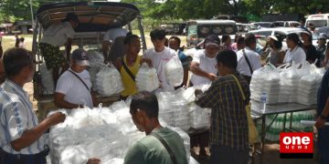 ရေဘေးသင့်ပြည်သူများအား ထမင်းဘူးလှူဒါန်း