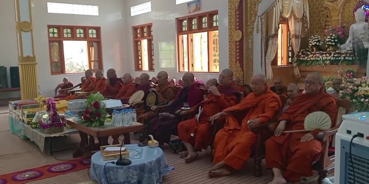ငလျင်ကြောင့် ကွယ်လွန်သူများအတွက် အမျှပေးဝေပွဲ ပြုလုပ်