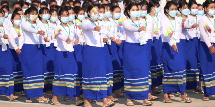 နိုင်ငံ့ဝန်ထမ်းနှင့်အငြိမ်းစားများအား ကျပ်သုံးသောင်း ထပ်မံထောက်ပံ့