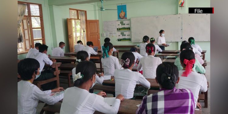 ပညာရေးဒီဂရီကောလိပ်အချို့ကို အဆင့်မြှင့်တင်မည်