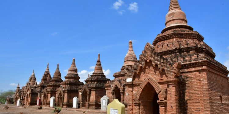 ပုဂံရှိ ရှေးဟောင်းစေတီများ အုတ်မြစ်တူးဖော်မှု လာရောက်လေ့လာနိုင်