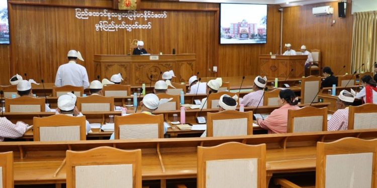 ဆောင်းဘောက်များ ဆူညံစွာဖွင့်လှစ်မှု အရေးယူပိတ်ပင်ရေးအဆို တင်သွင်း