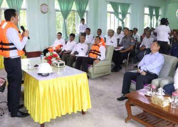 ရန်ကုန်မြစ်ကူး သမ္ဗန်စီး ခရီးသည်များ ဘေးကင်းရေး Lifejacket အထည် ၅၀၀ လှူဒါန်း